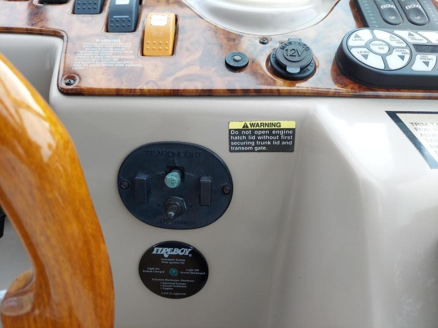 2004 Rinker 342 Fiesta Vee — photo 35