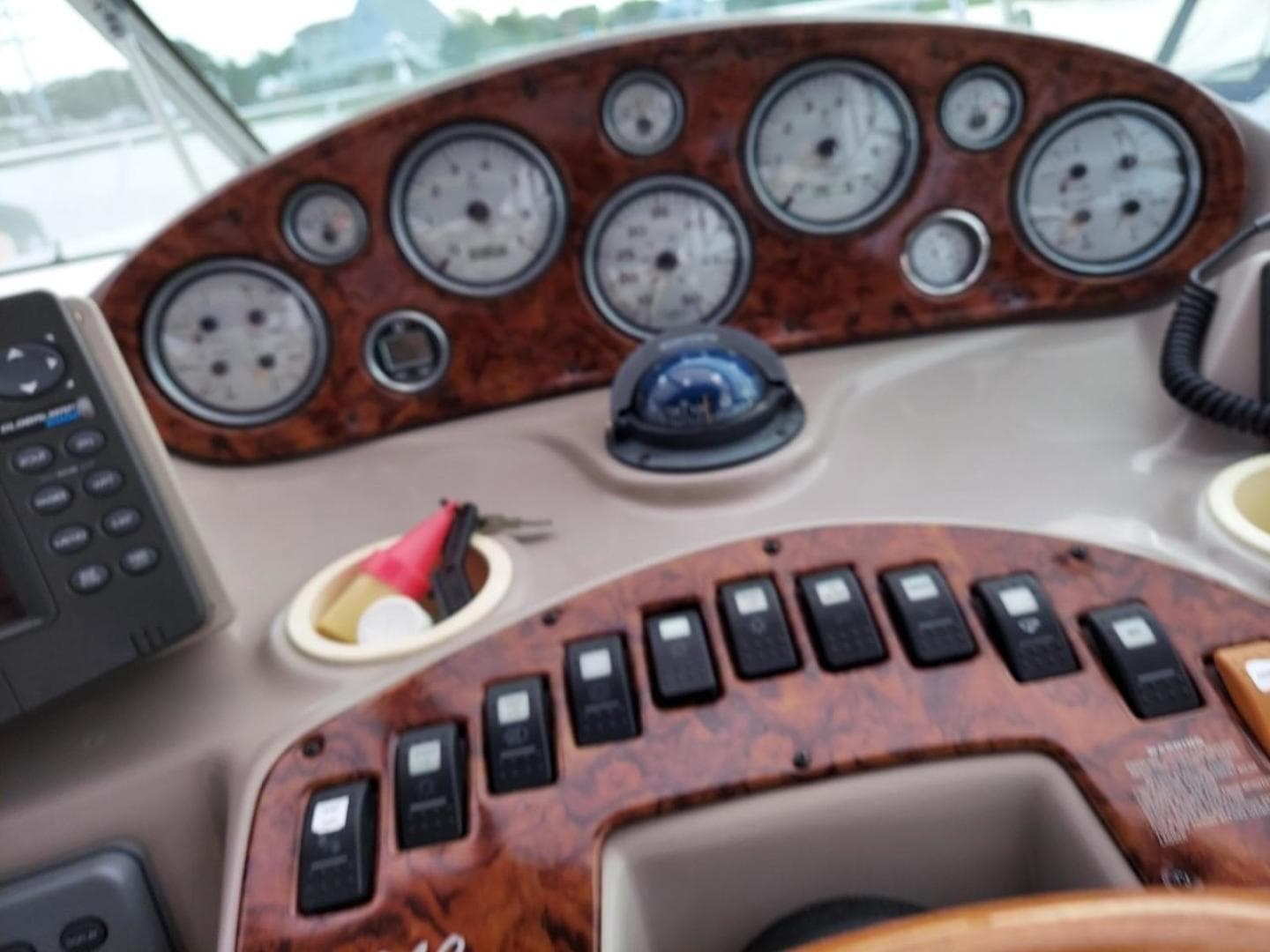 2004 Rinker 342 Fiesta Vee — photo 22