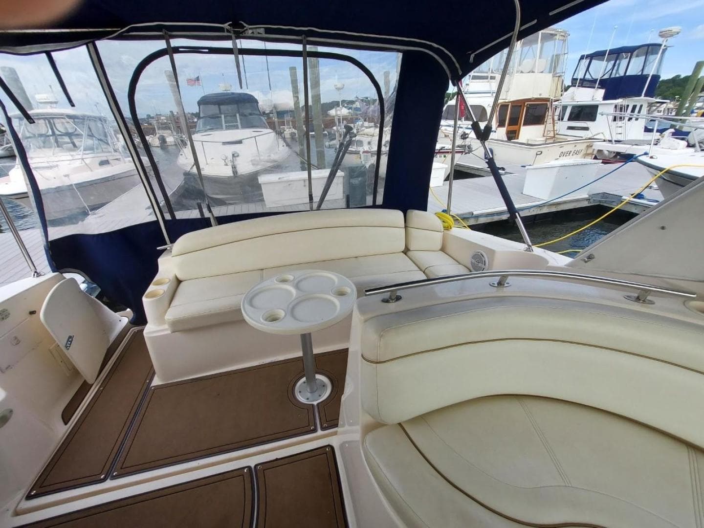 2004 Rinker 342 Fiesta Vee — photo 32