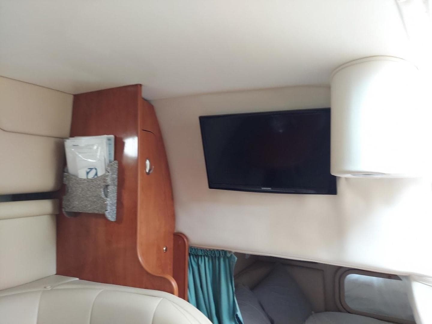 2004 Rinker 342 Fiesta Vee — photo 26