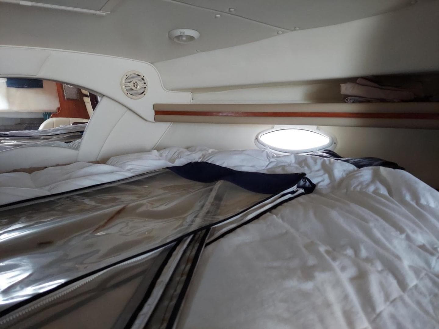 2004 Rinker 342 Fiesta Vee — photo 27