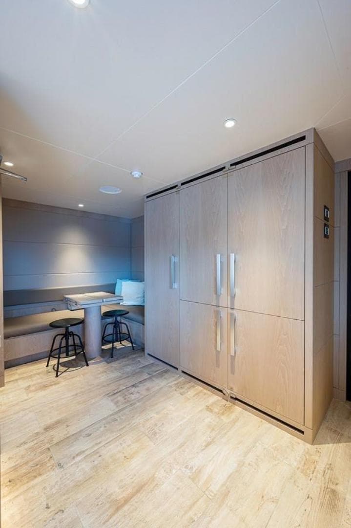 2020 Majesty Yachts — photo 11