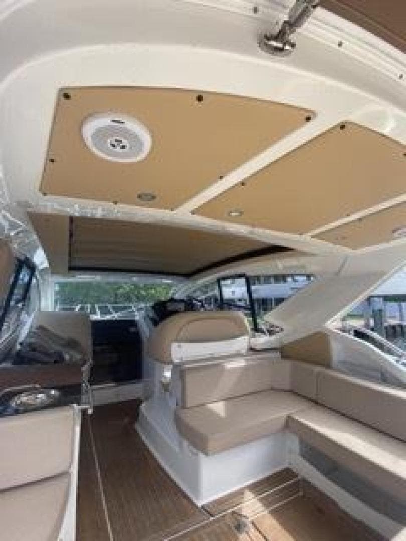 2013 Cranchi M 44 HT — photo 2