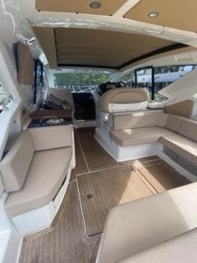 2013 Cranchi M 44 HT — photo 3