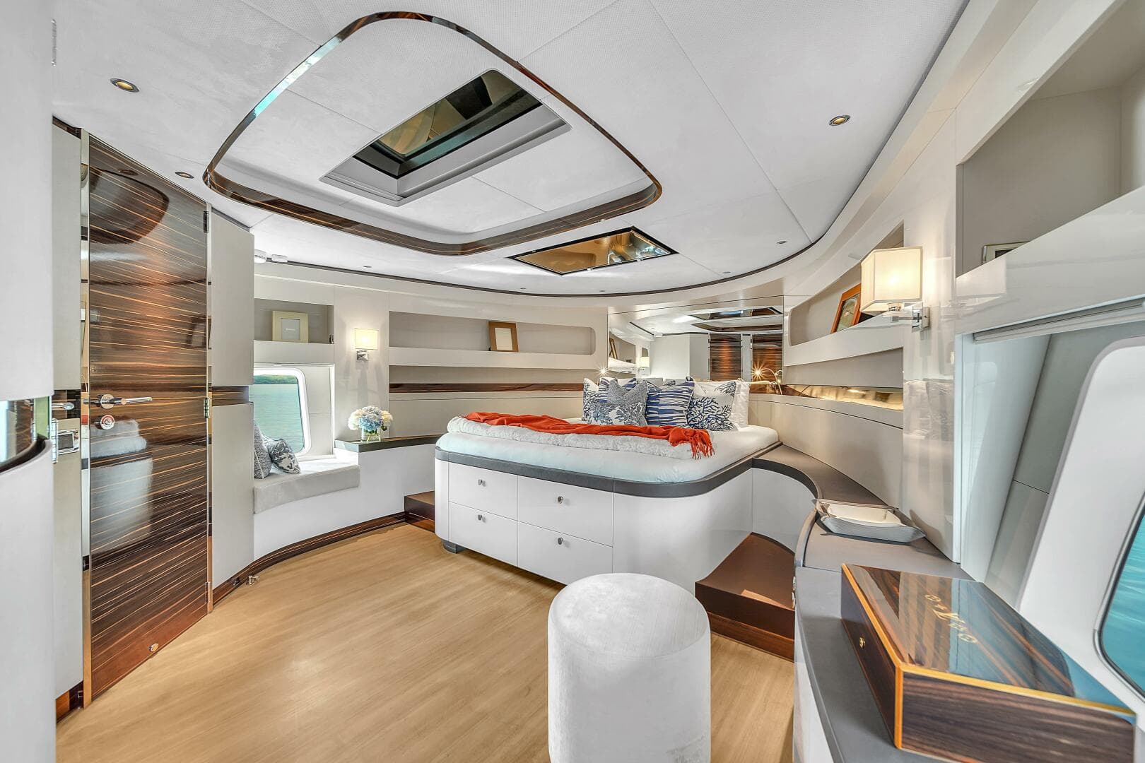 2023 Zeelander 72 — photo 23