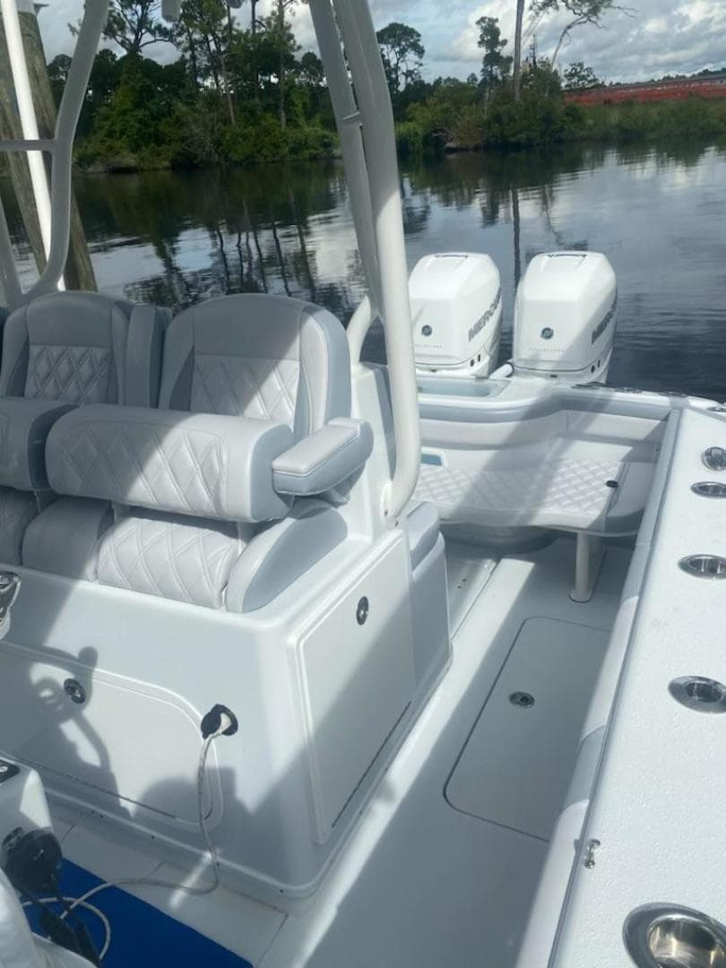 2022 Yellowfin Center Console — photo 7