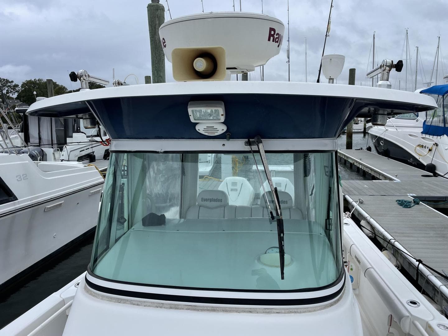 2007 Everglades 290 Pilot — photo 18