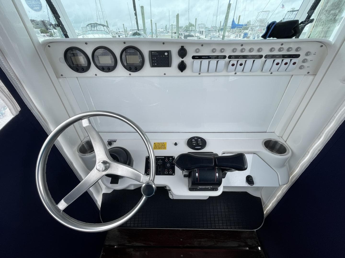 2007 Everglades 290 Pilot — photo 21