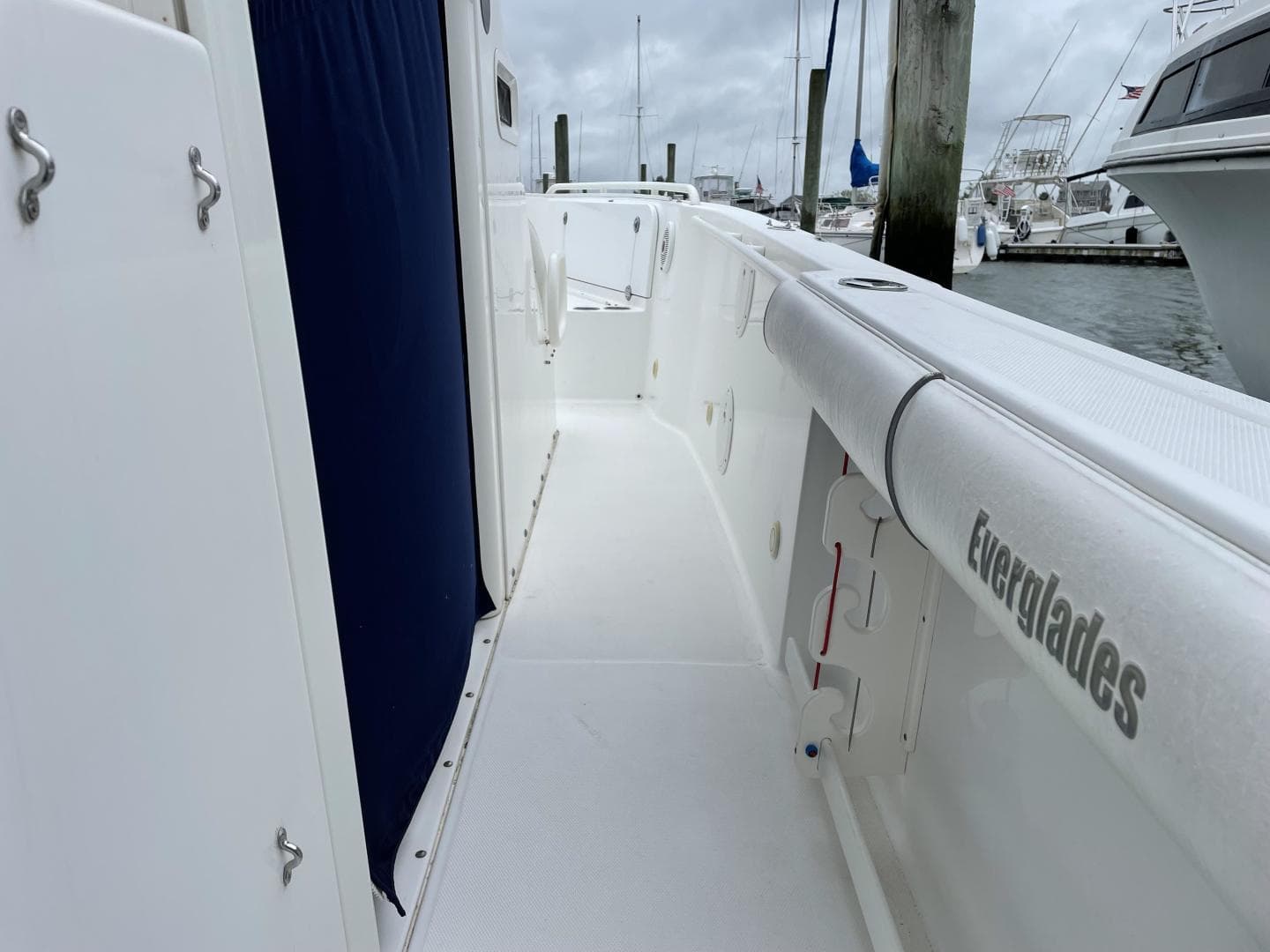 2007 Everglades 290 Pilot — photo 12
