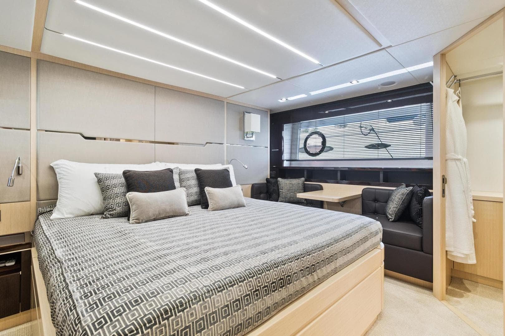 2018 Sunseeker Predator 68 — photo 28
