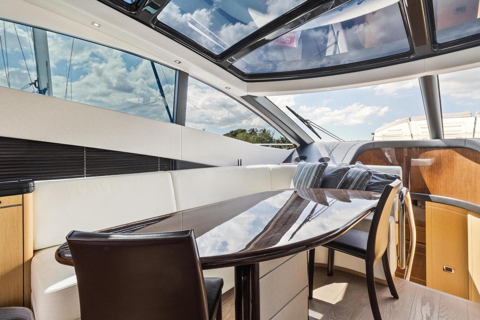 2018 Sunseeker Predator 68 — photo 21