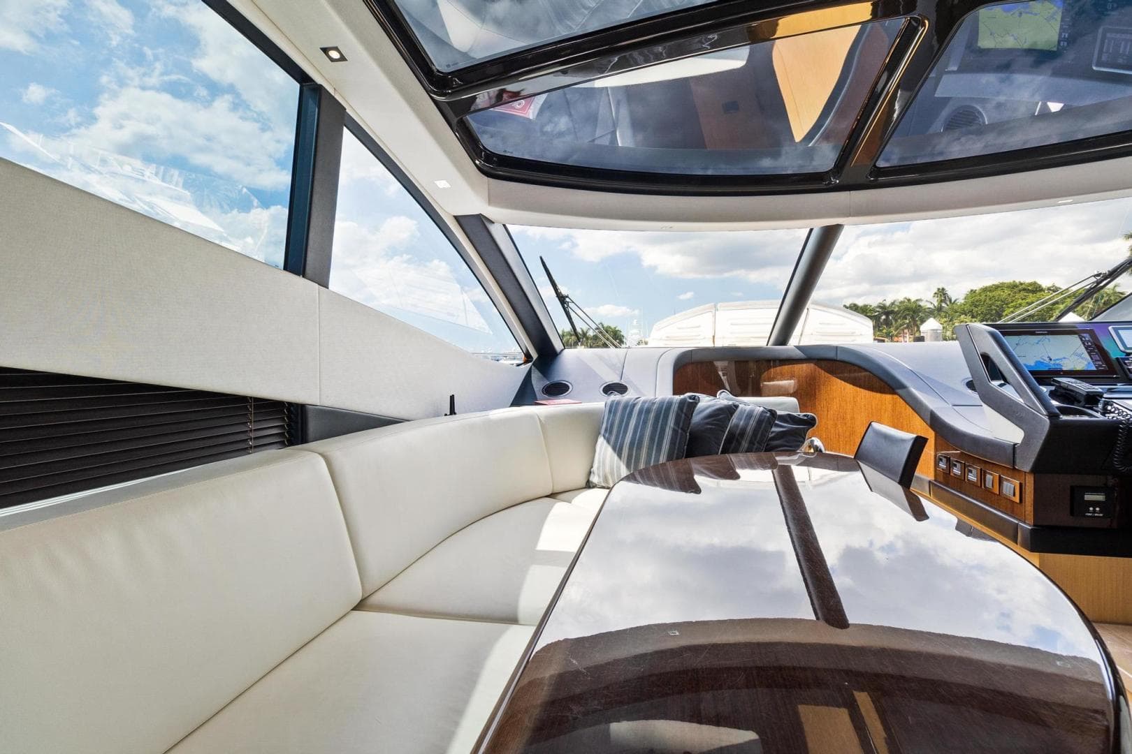 2018 Sunseeker Predator 68 — photo 22