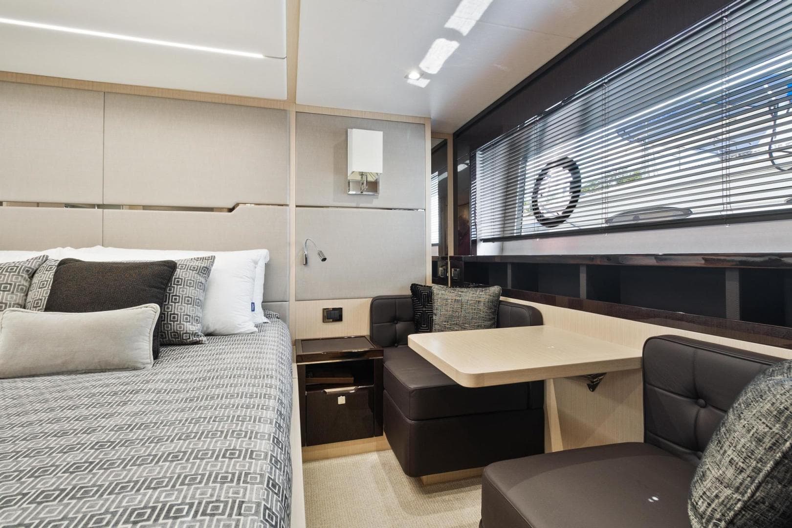 2018 Sunseeker Predator 68 — photo 30