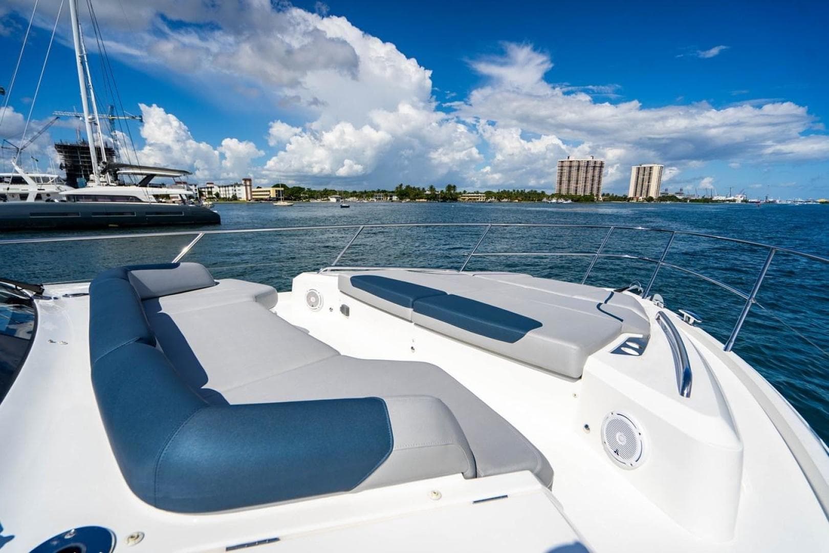 2020 Princess V60 — photo 15