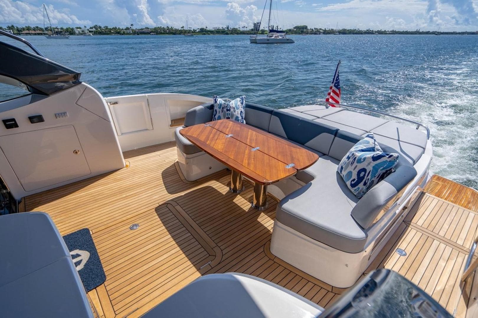 2020 Princess V60 — photo 11