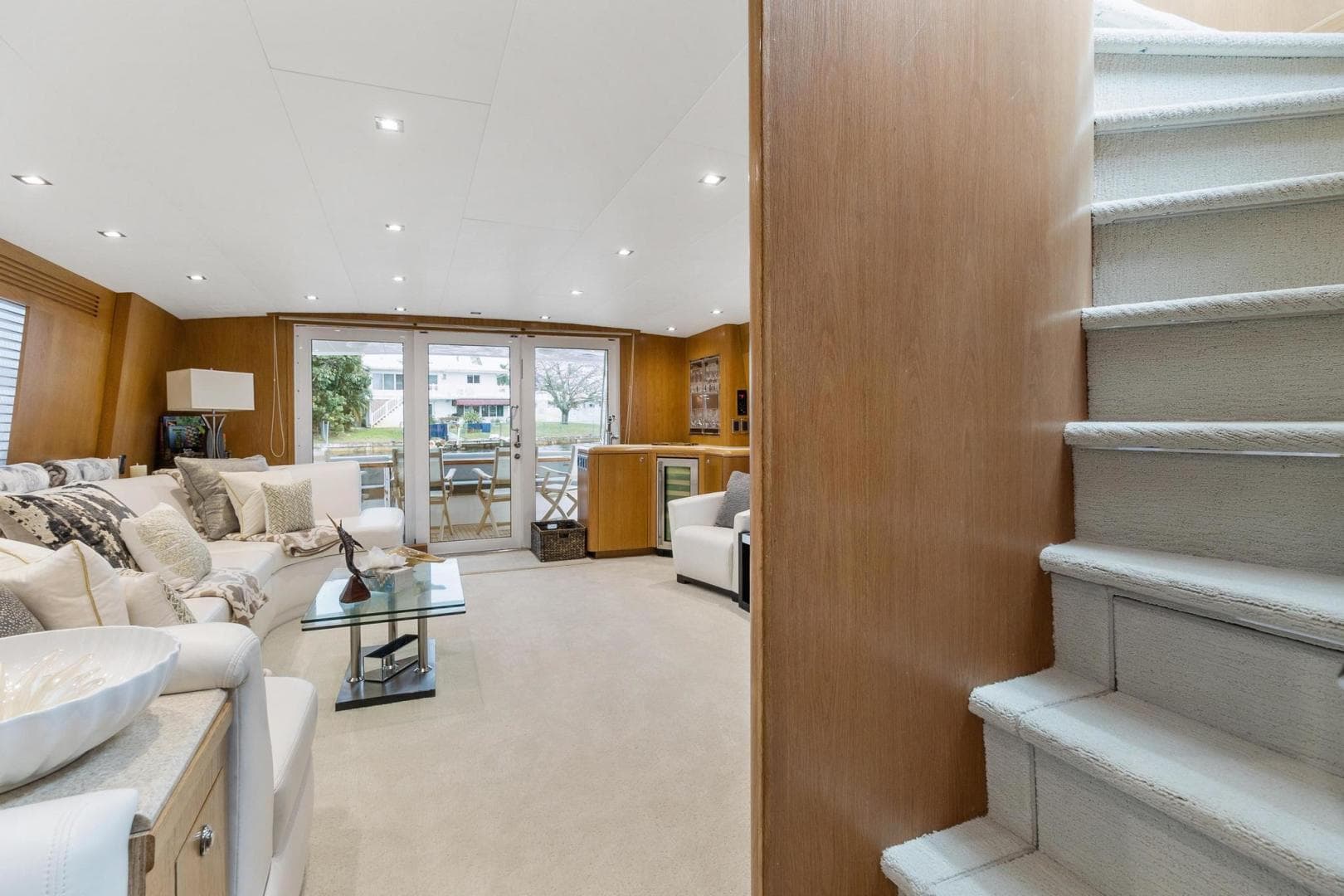 1998 Hatteras 82 Convertible — photo 34