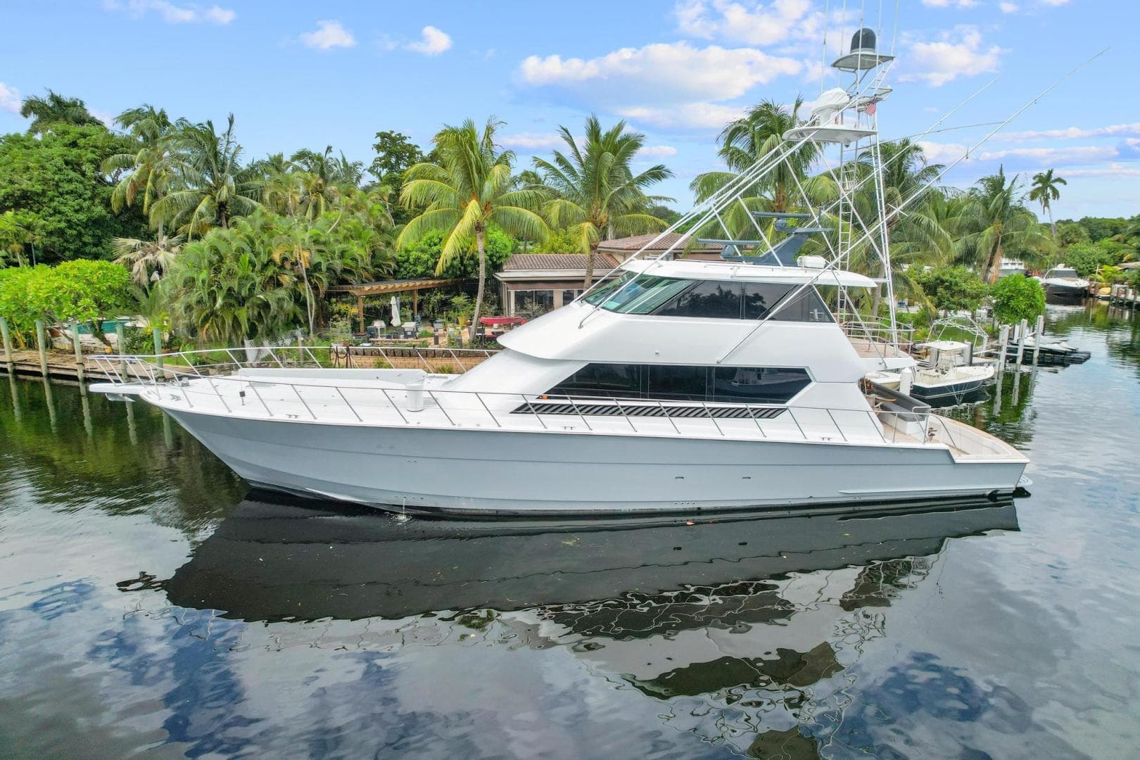 1998 Hatteras 82 Convertible — photo 1