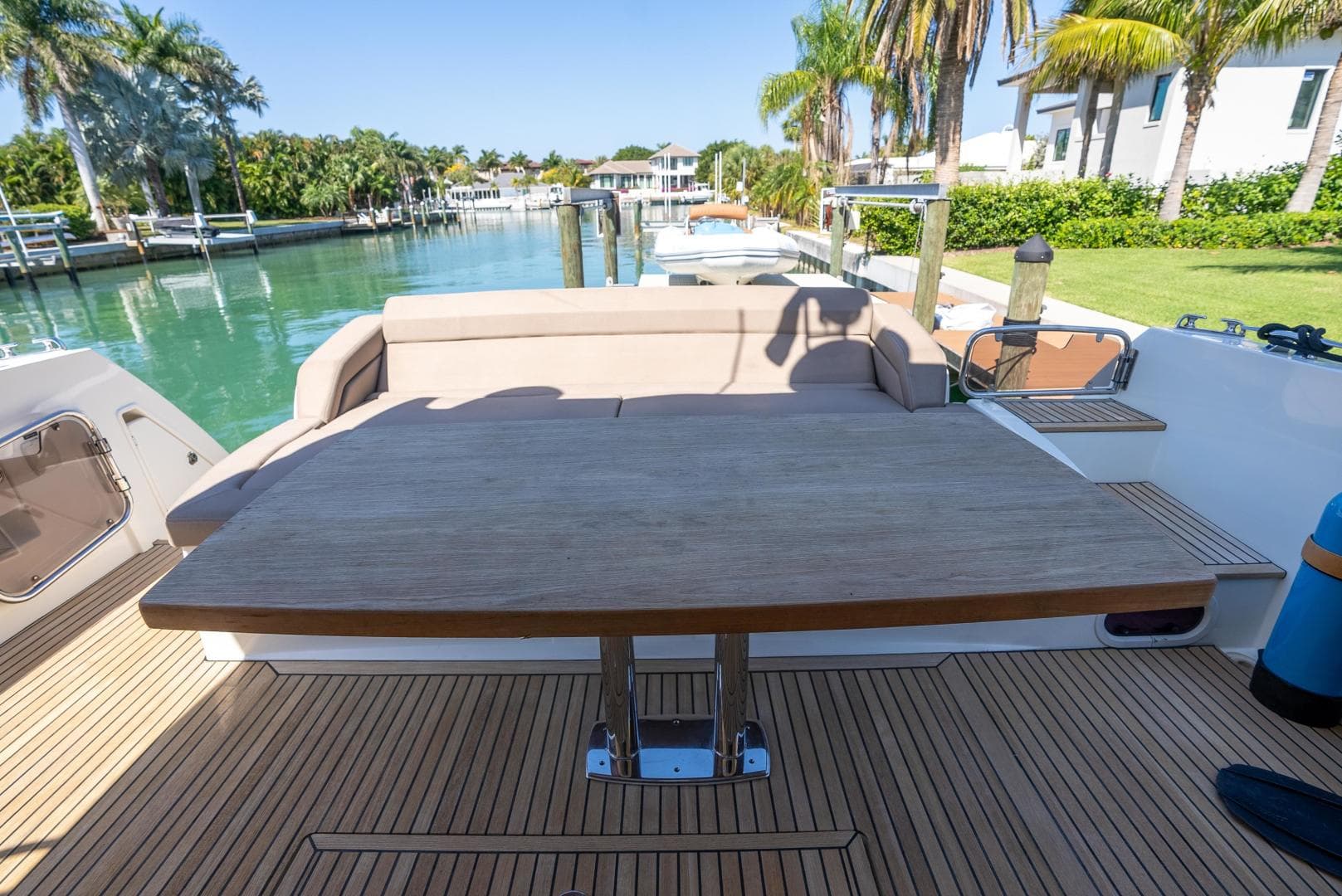 2016 Prestige 550 S — photo 19