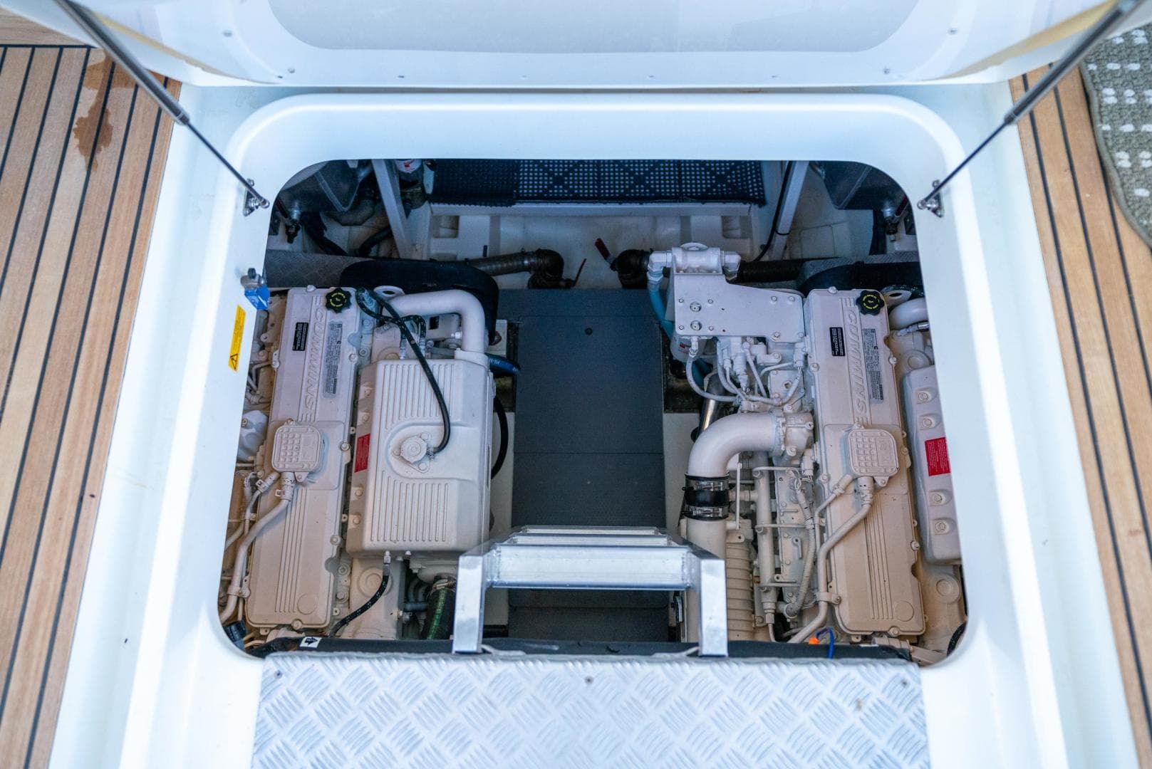 2016 Prestige 550 S — photo 43