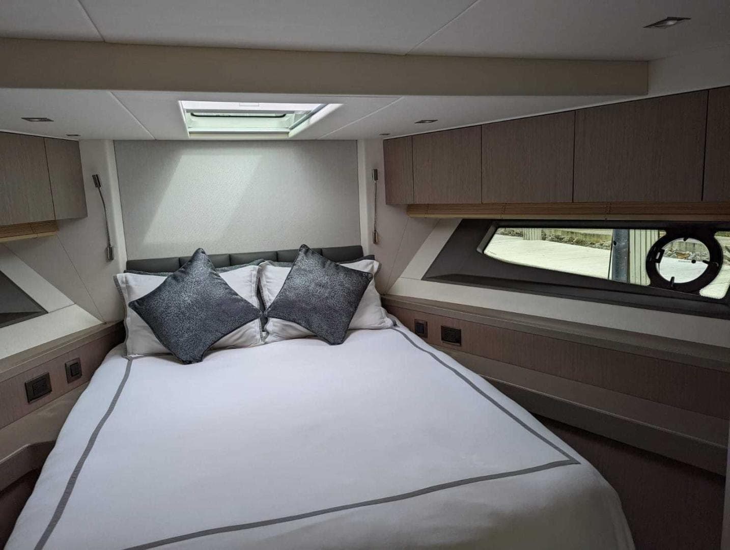 2018 Sunseeker Manhattan 52 — photo 31
