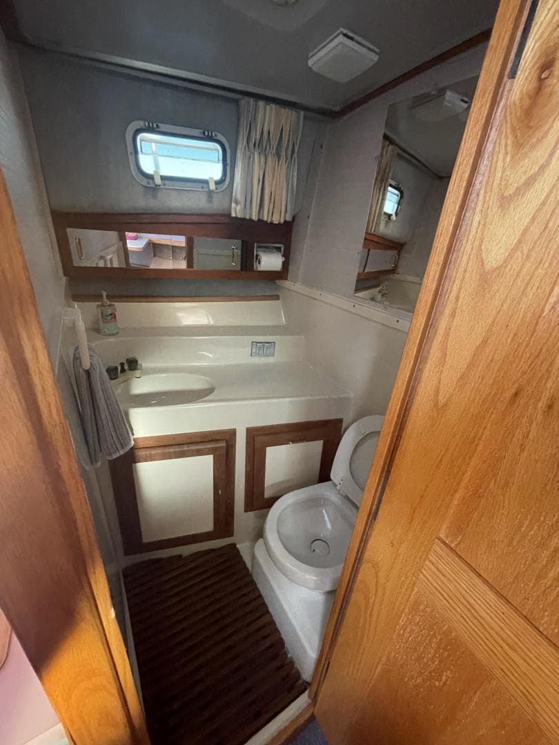 1988 Mainship Nantucket — photo 37