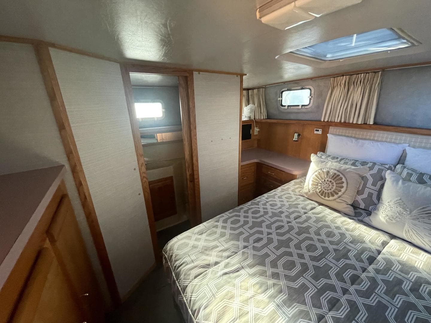 1988 Mainship Nantucket — photo 22