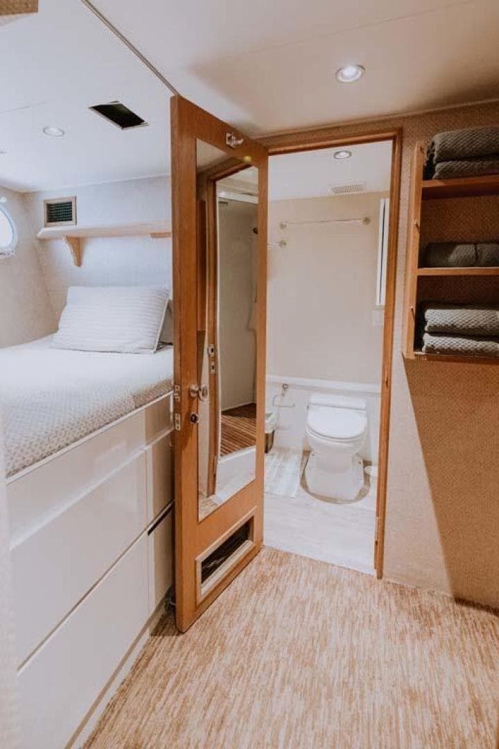 1995 Broward Raised Pilothouse — photo 65