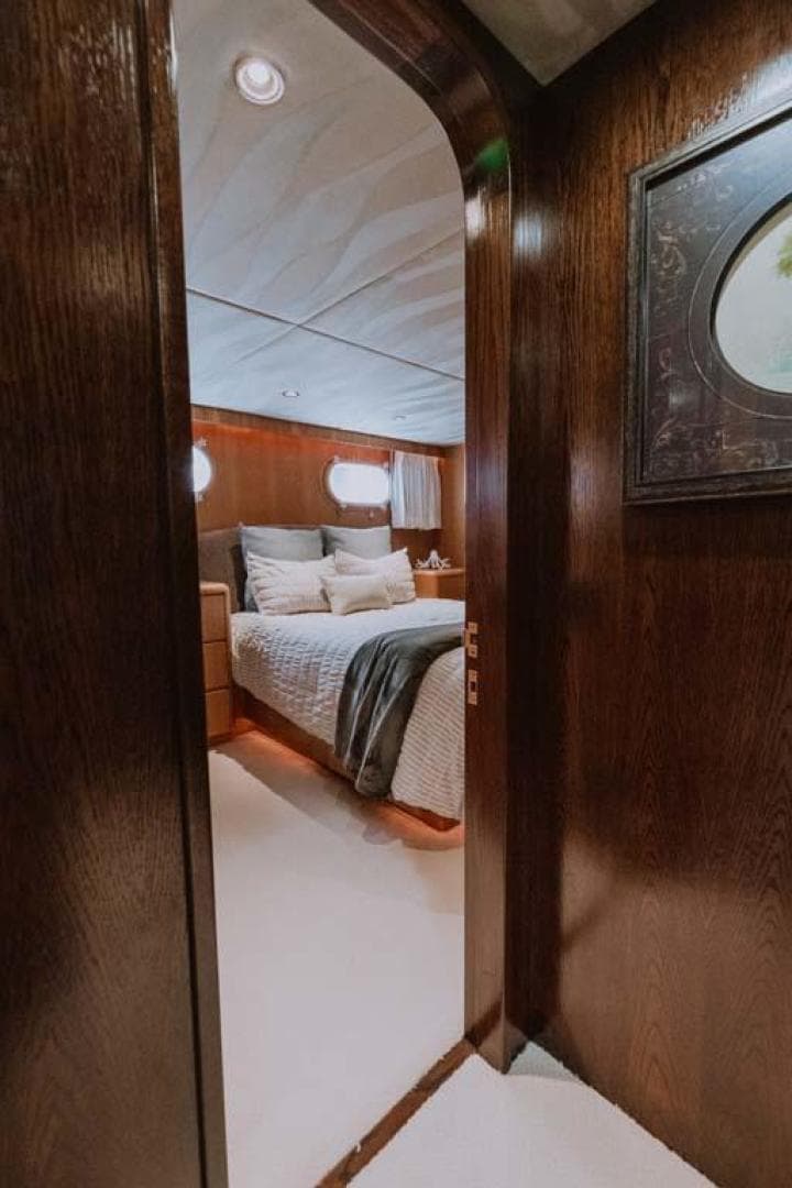 1995 Broward Raised Pilothouse — photo 43