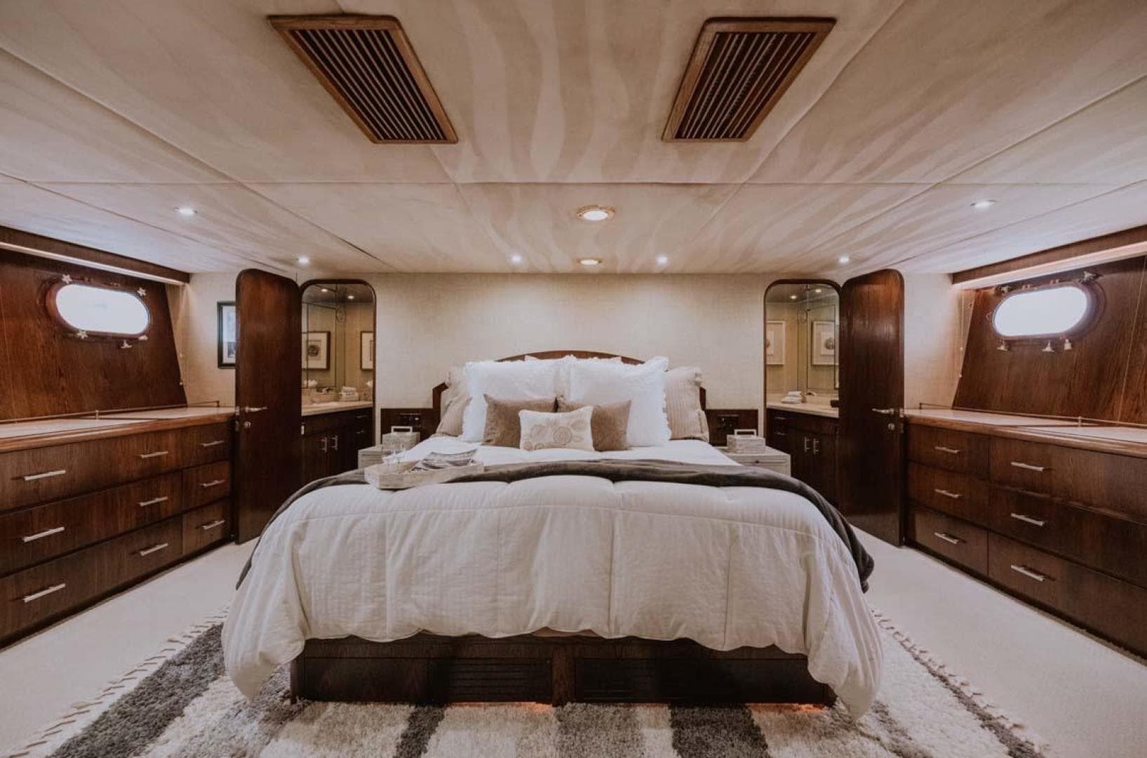 1995 Broward Raised Pilothouse — photo 36