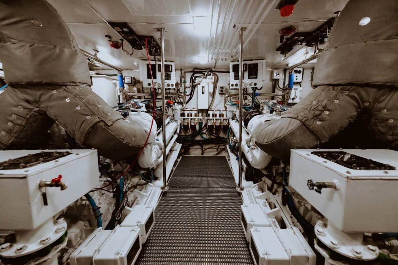 1995 Broward Raised Pilothouse — photo 80