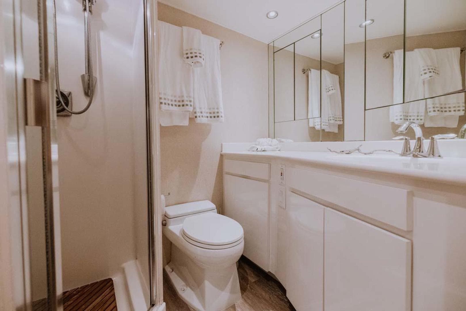 1995 Broward Raised Pilothouse — photo 64