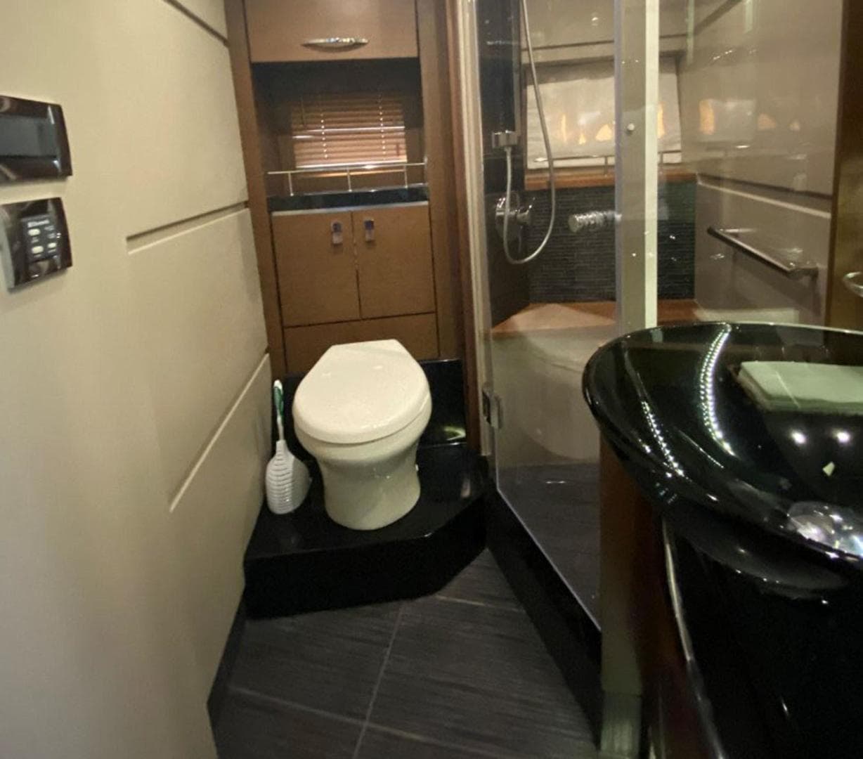 2016 Sea Ray L650 Fly — photo 23