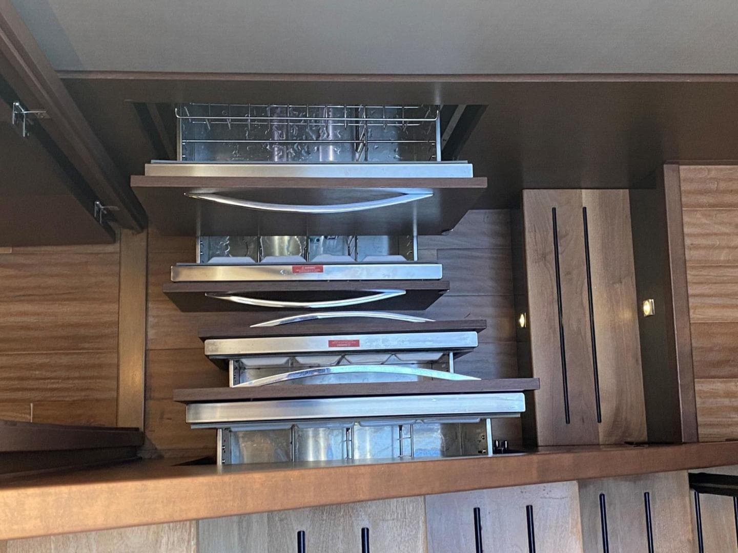 2016 Sea Ray L650 Fly — photo 16