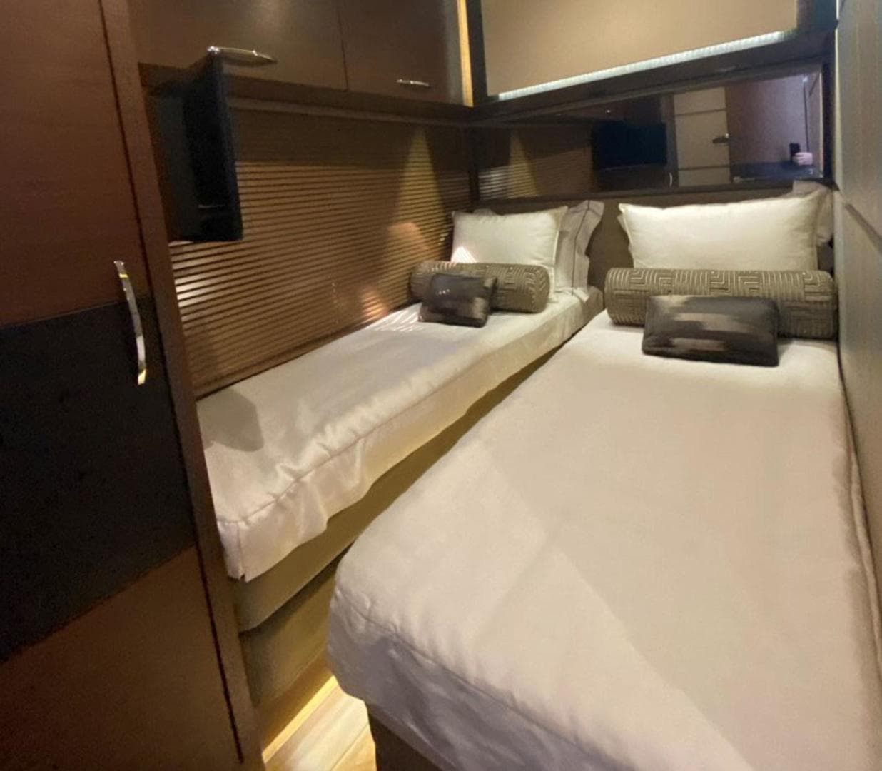 2016 Sea Ray L650 Fly — photo 24