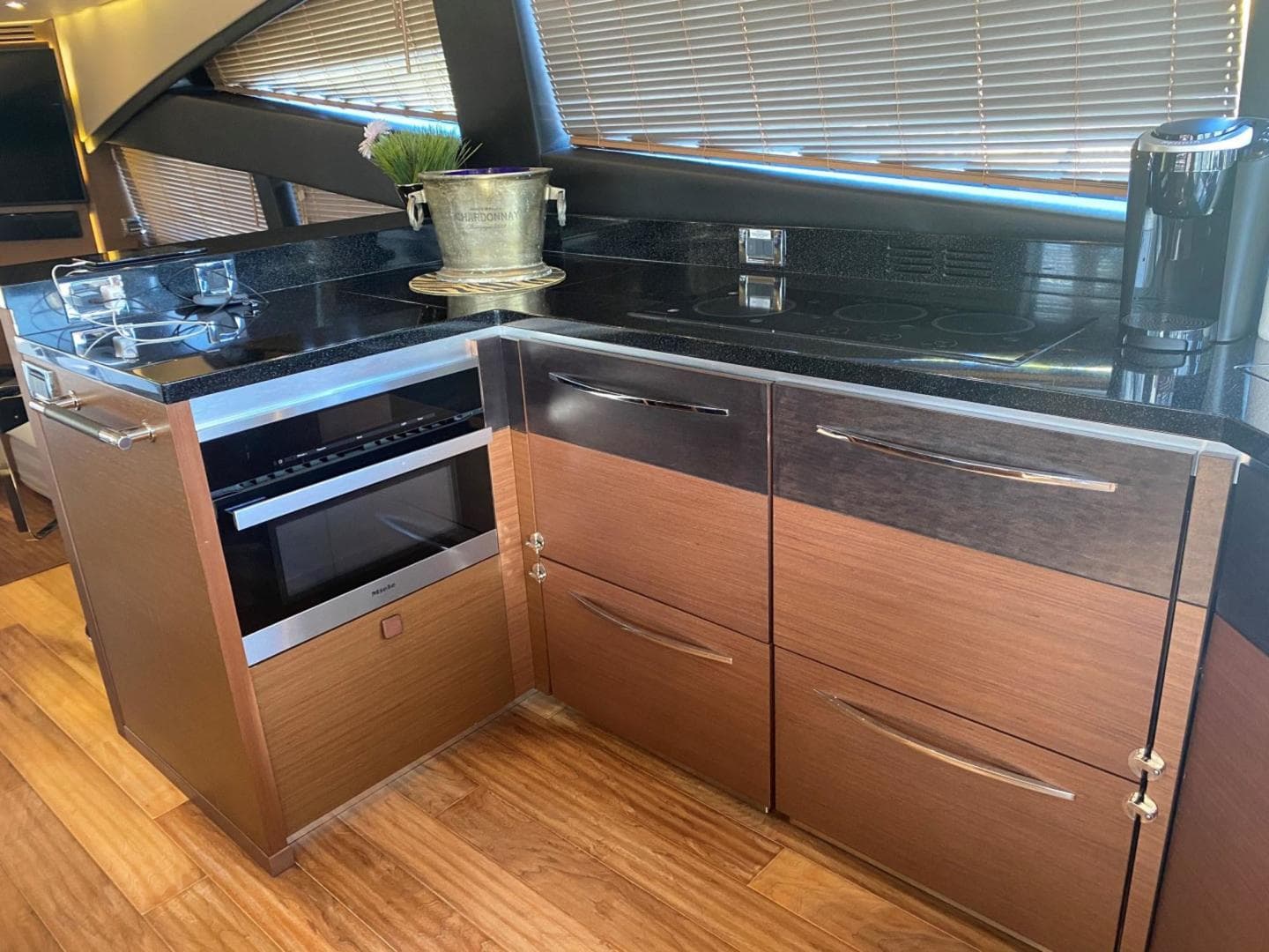 2016 Sea Ray L650 Fly — photo 11