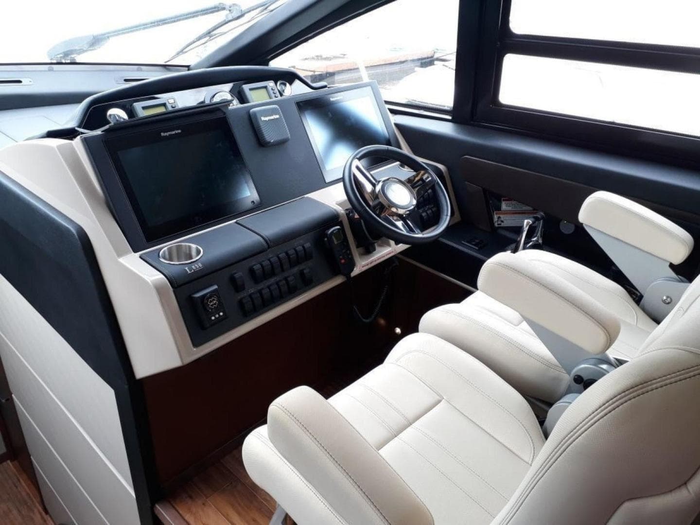 2016 Sea Ray L650 Fly — photo 13