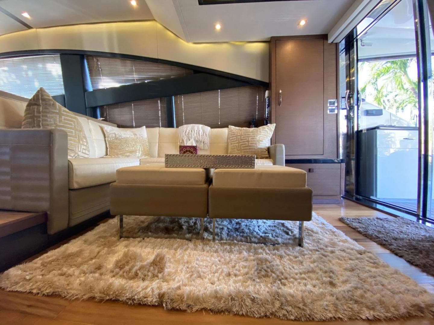 2016 Sea Ray L650 Fly — photo 2