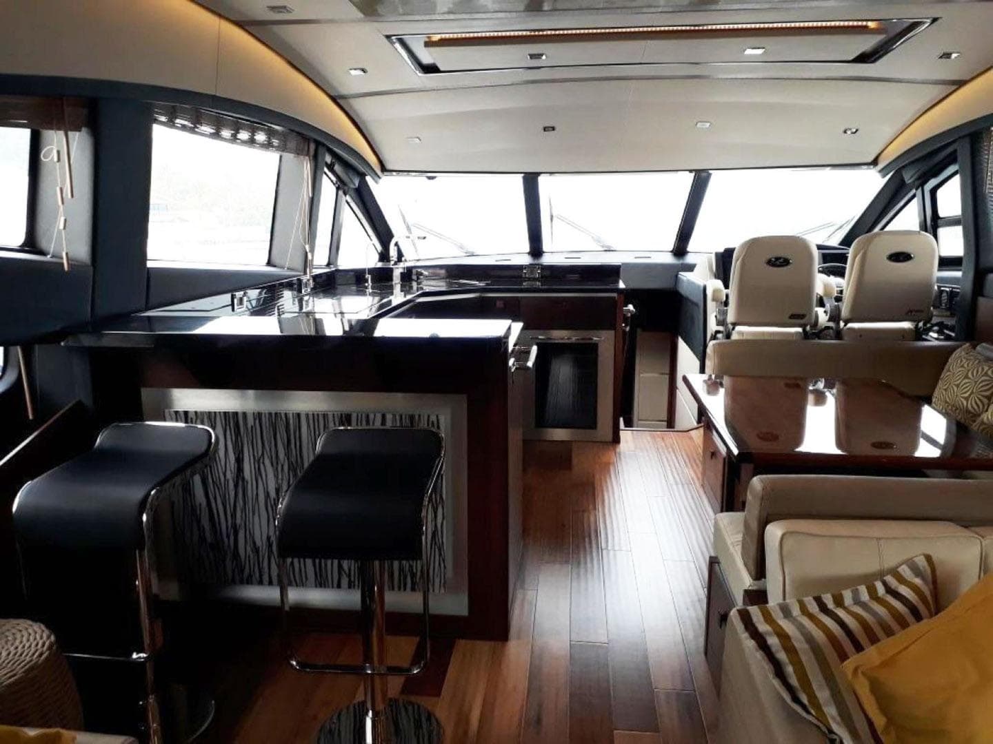 2016 Sea Ray L650 Fly — photo 7