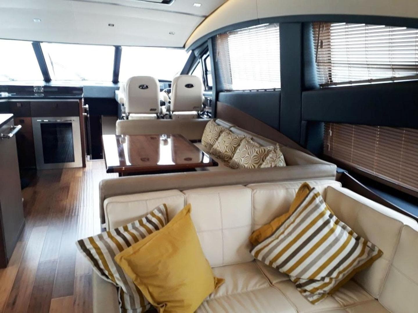 2016 Sea Ray L650 Fly — photo 9