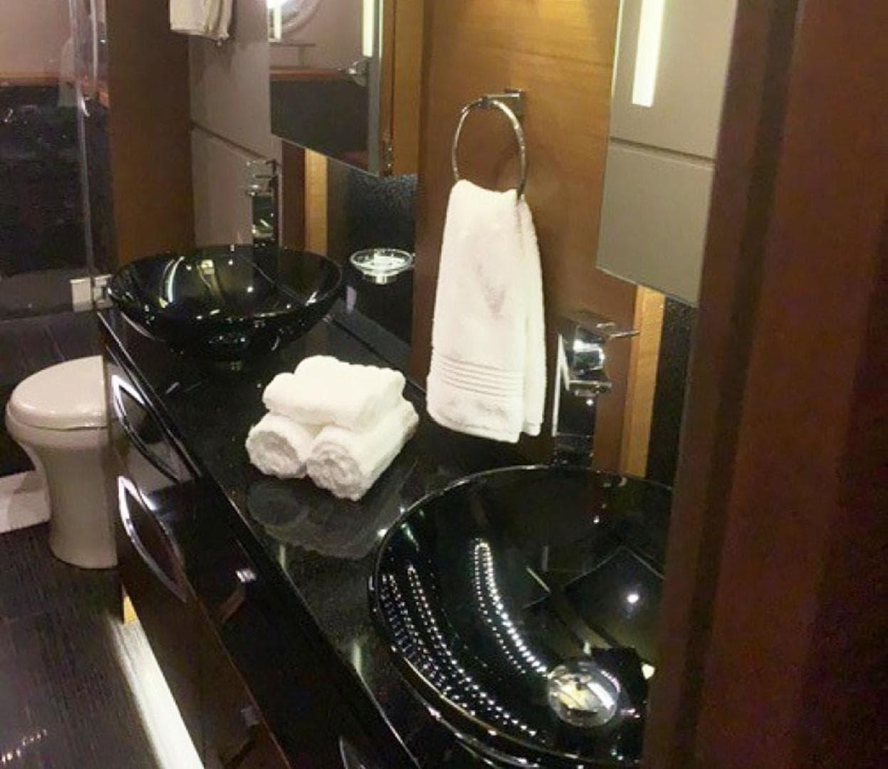 2016 Sea Ray L650 Fly — photo 21