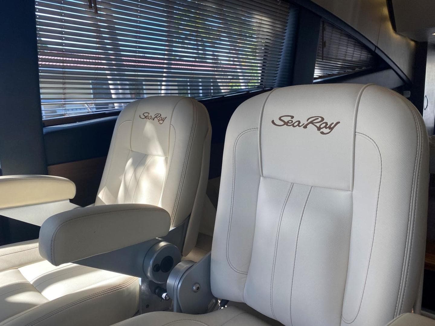 2016 Sea Ray L650 Fly — photo 14