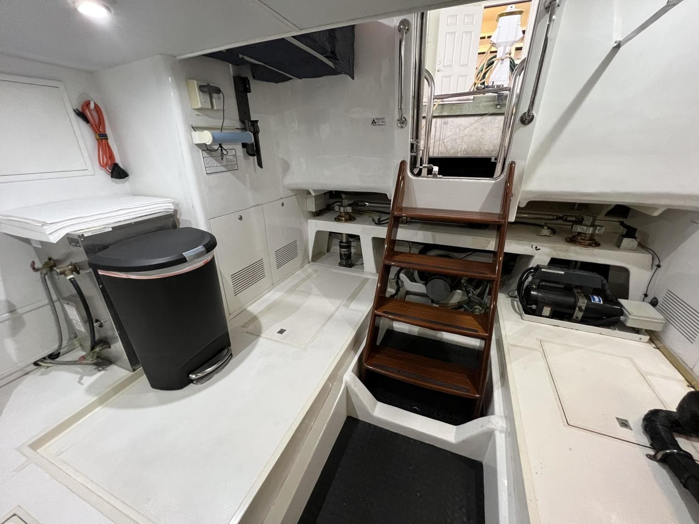 2012 Hampton — photo 44