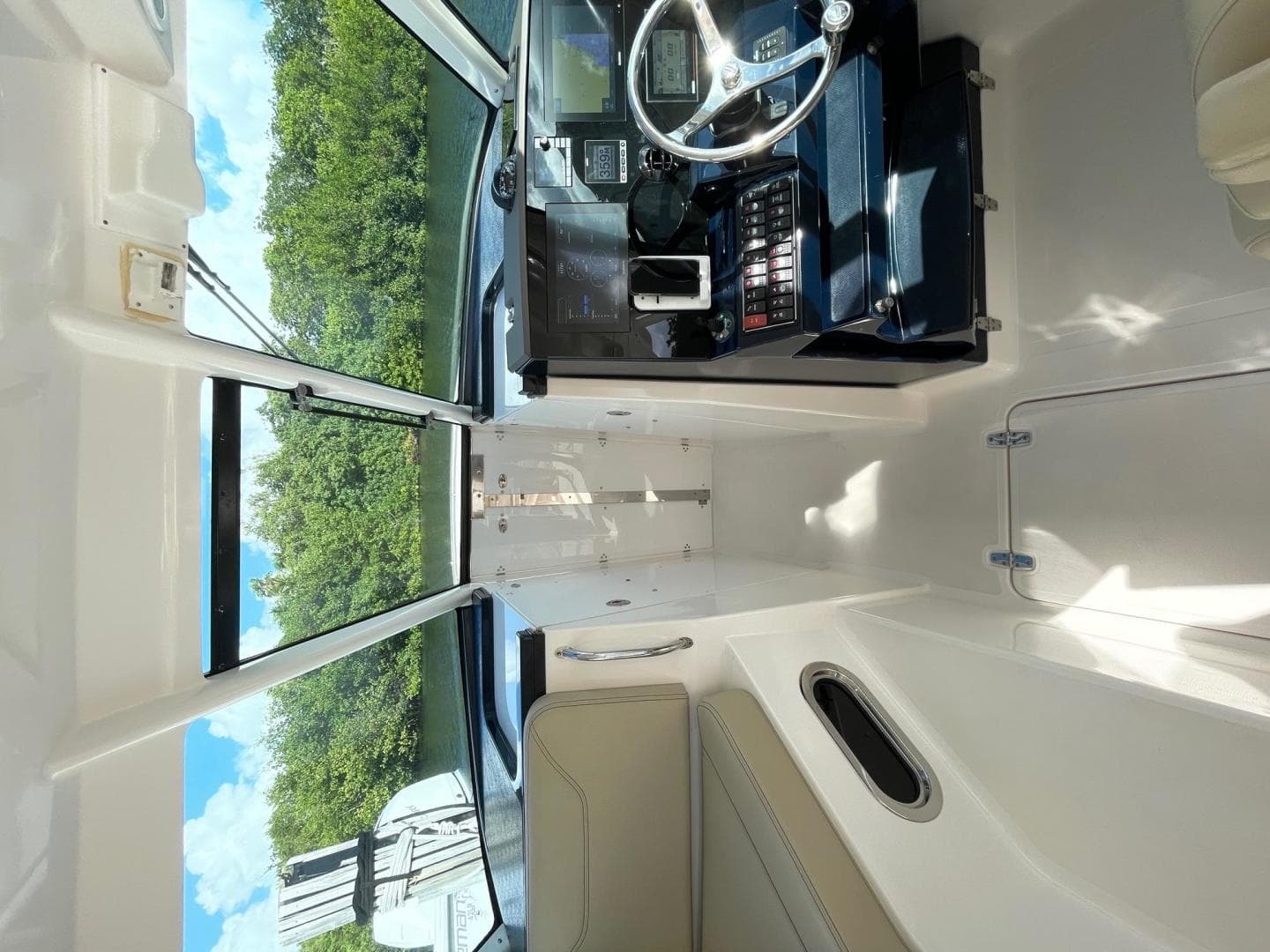 2018 Pursuit 325 DC — photo 10