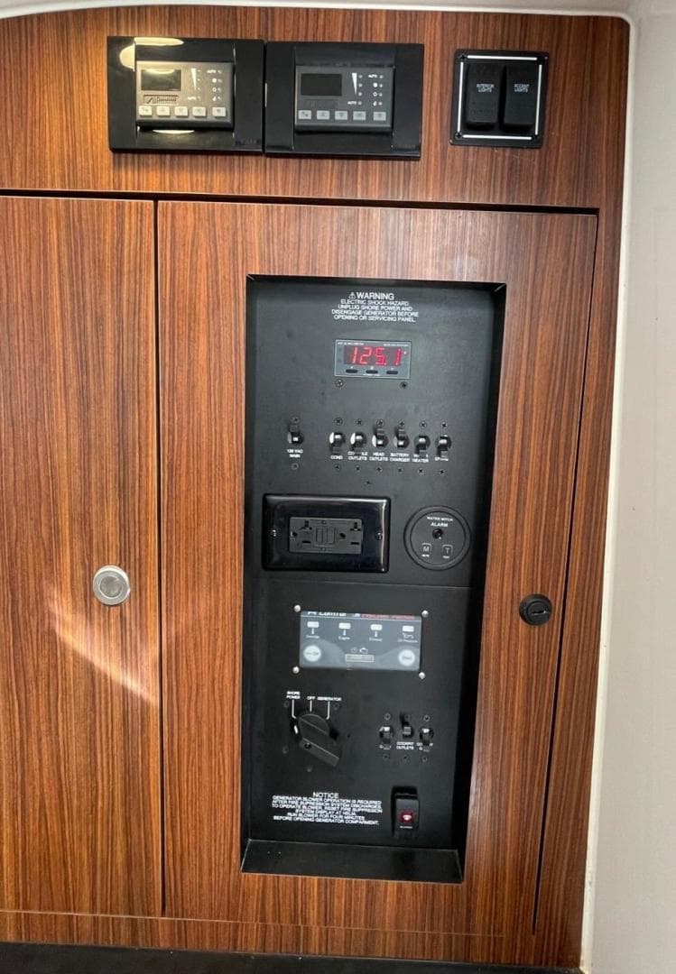 2018 Pursuit 325 DC — photo 25