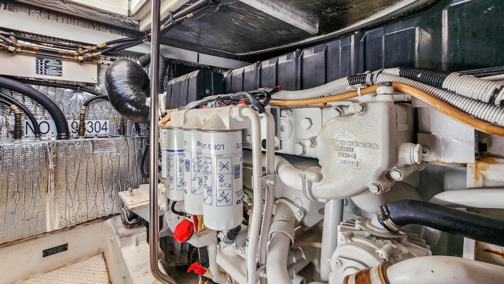 2007 Cruisers 520 Express — photo 35