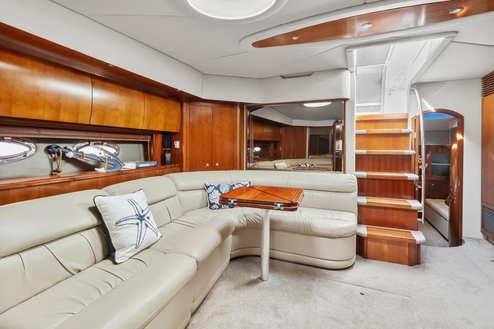 2007 Cruisers 520 Express — photo 15