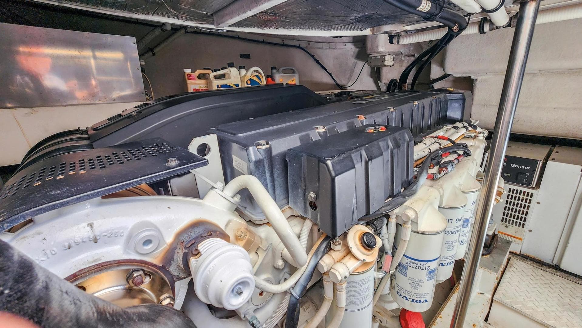 2007 Cruisers 520 Express — photo 32