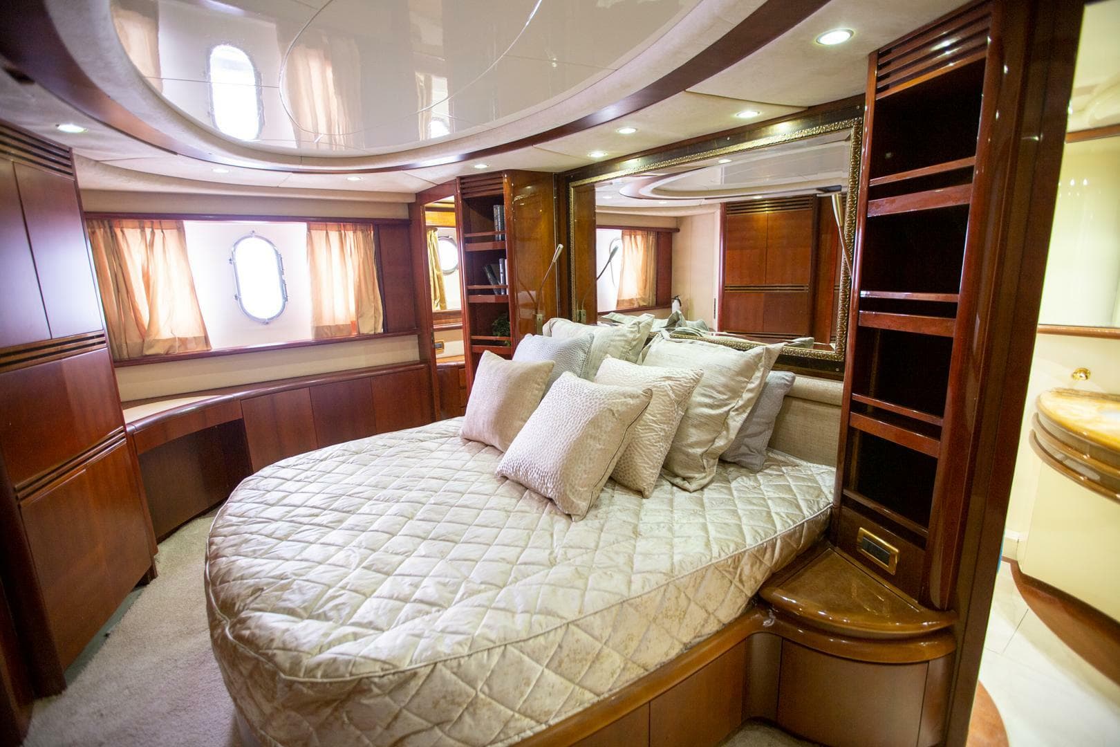 2003 Azimut 74 Solar — photo 13