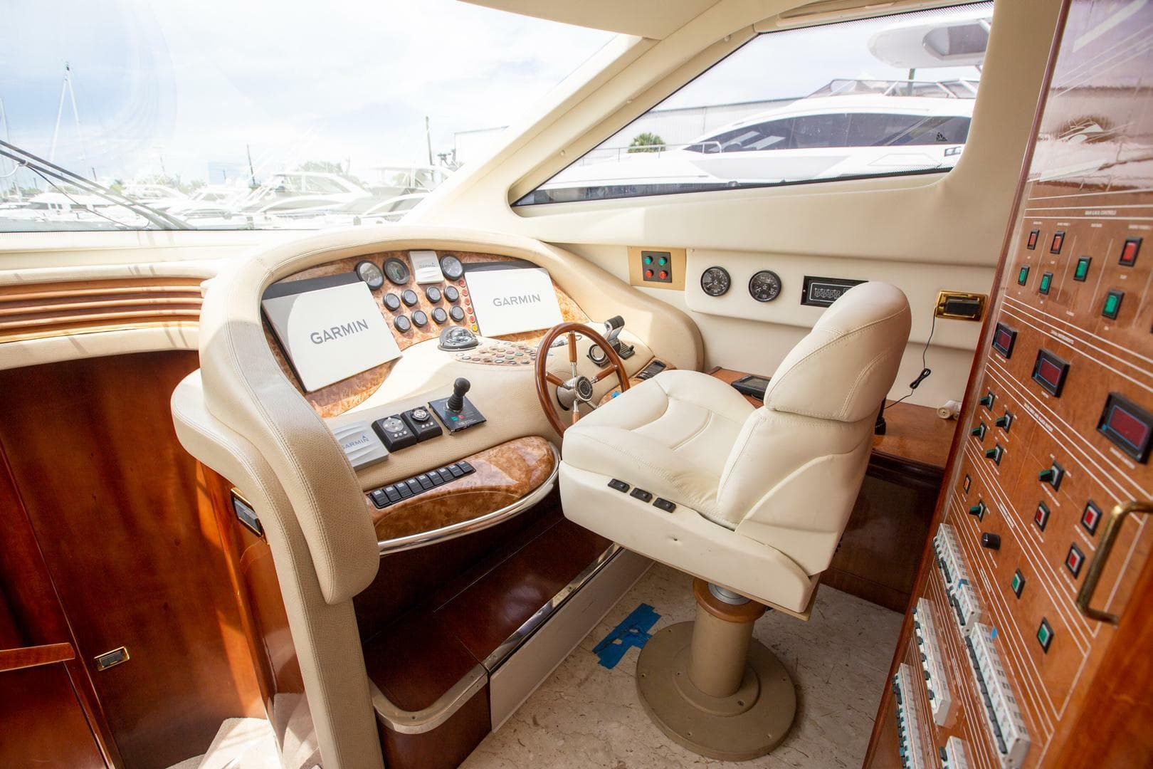 2003 Azimut 74 Solar — photo 7