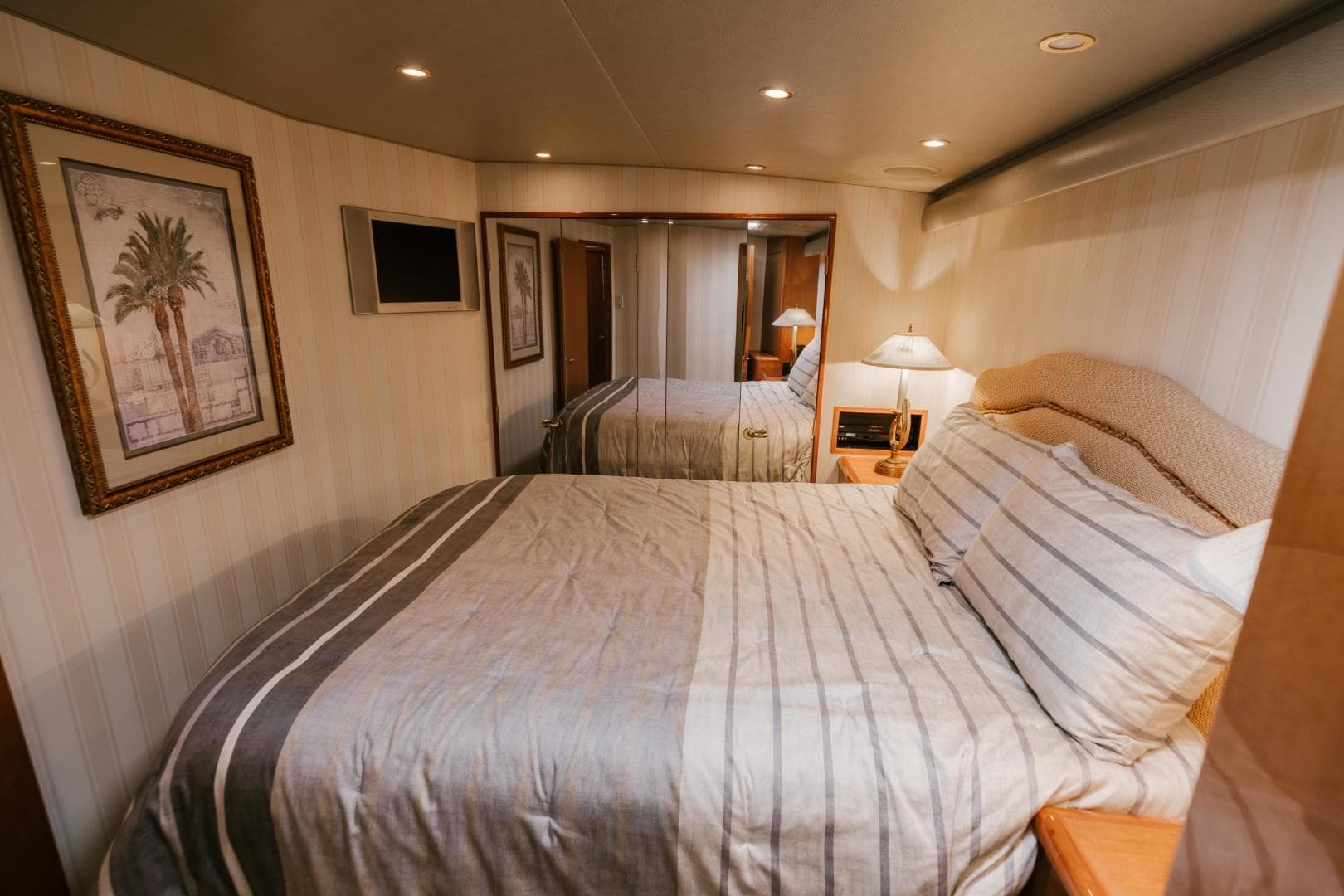 2003 Viking 56 Convertible — photo 36